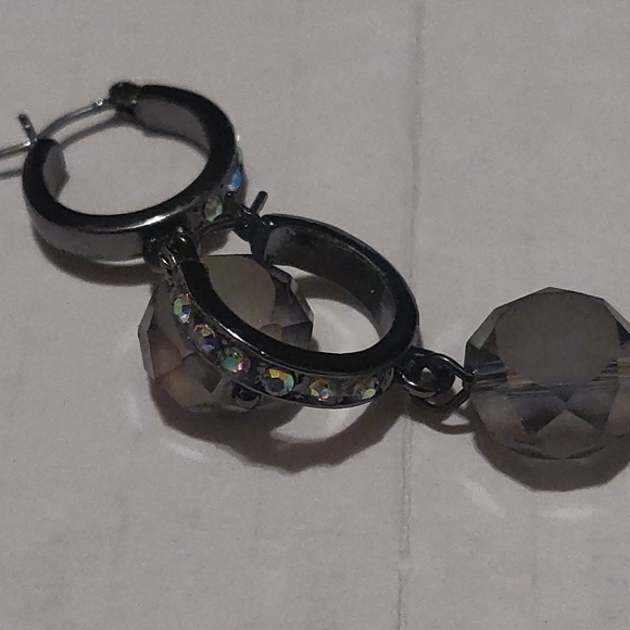 Jewelry - Picture 3 of 4